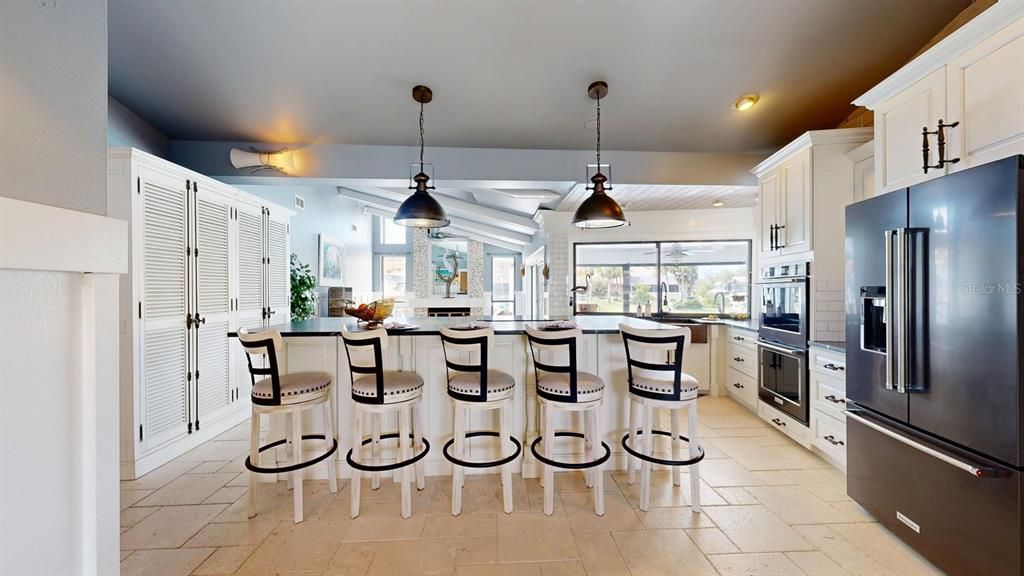 For Sale: $760,000 (3 beds, 2 baths, 2354 Square Feet)