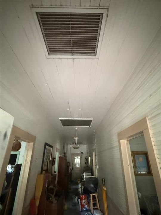 Active With Contract: $199,000 (3 beds, 2 baths, 1954 Square Feet)