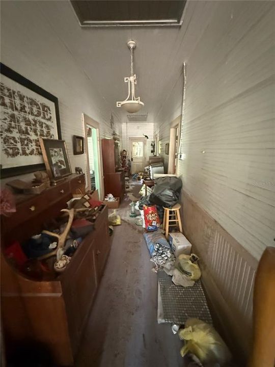 Active With Contract: $199,000 (3 beds, 2 baths, 1954 Square Feet)