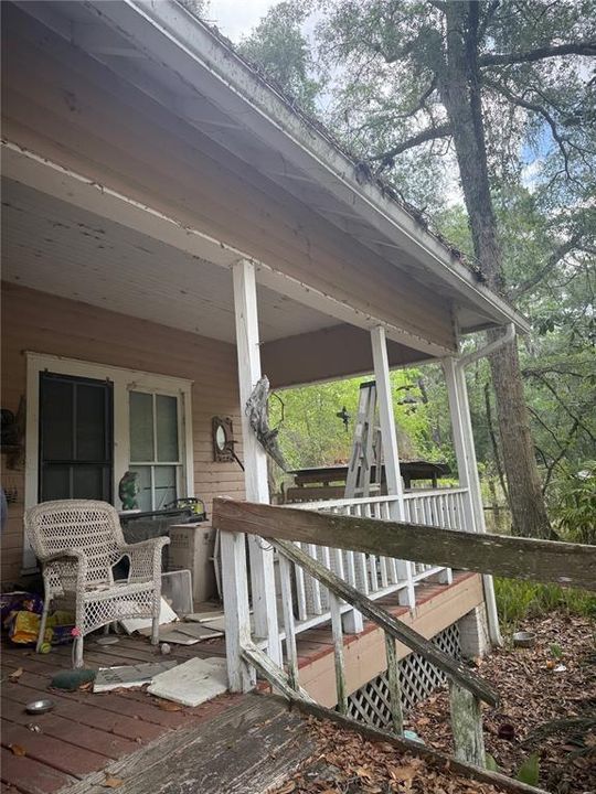 Active With Contract: $199,000 (3 beds, 2 baths, 1954 Square Feet)
