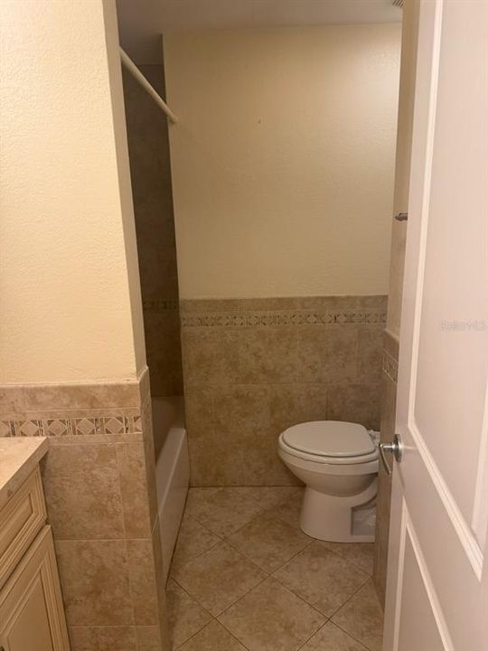 For Rent: $1,700 (3 beds, 2 baths, 1056 Square Feet)