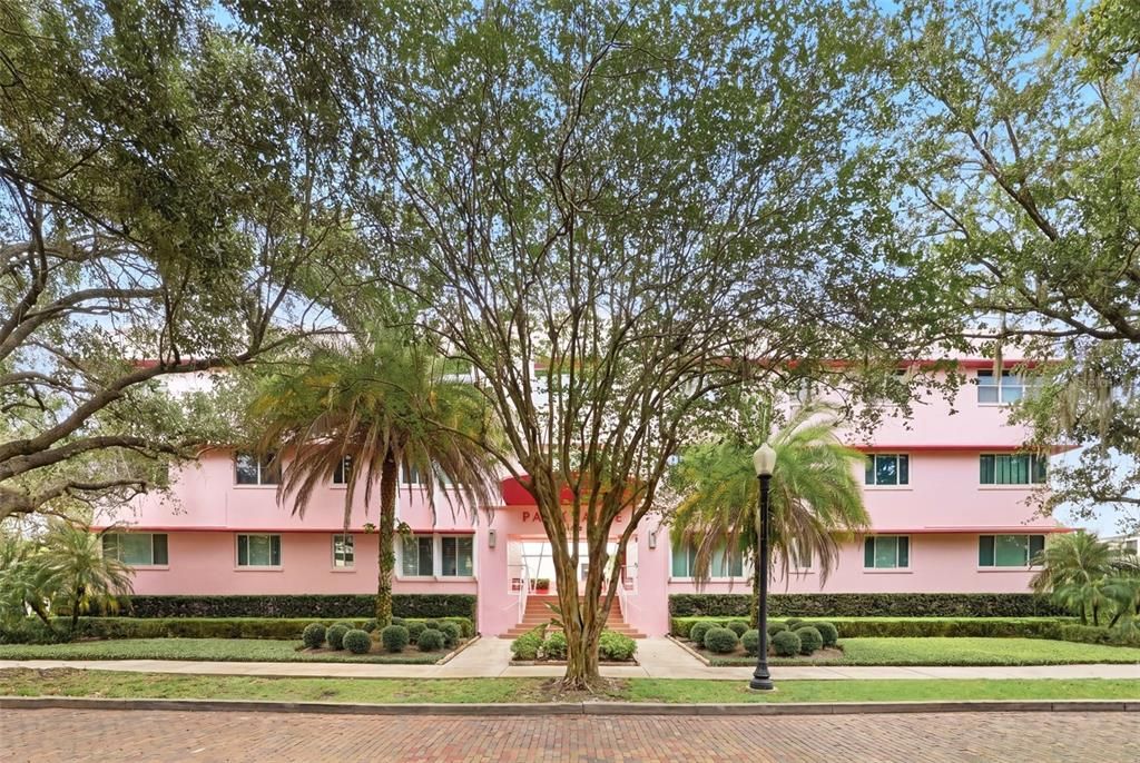 For Rent: $3,200 (1 beds, 1 baths, 673 Square Feet)