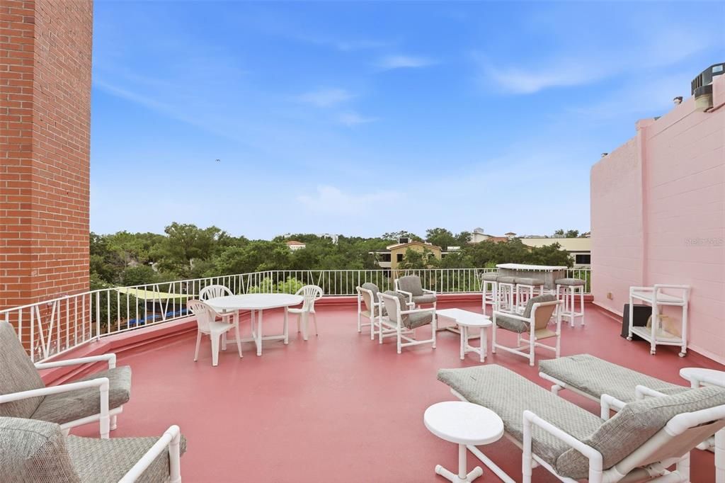 For Rent: $3,200 (1 beds, 1 baths, 673 Square Feet)