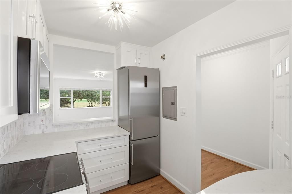 For Rent: $3,200 (1 beds, 1 baths, 673 Square Feet)
