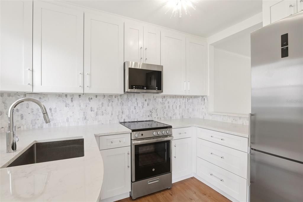 For Rent: $3,200 (1 beds, 1 baths, 673 Square Feet)