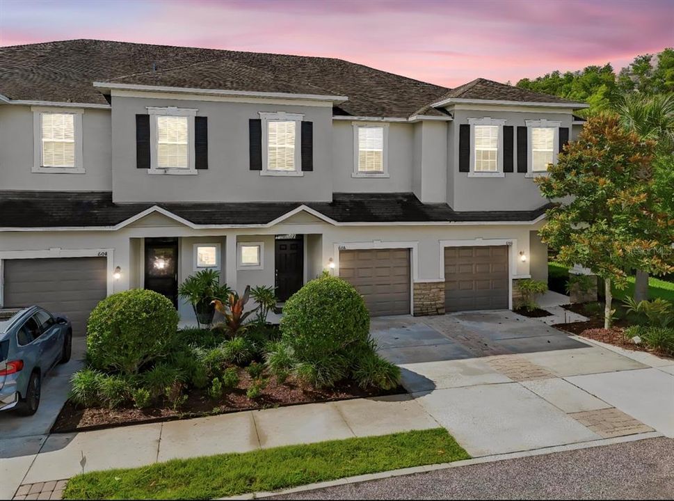 For Sale: $339,900 (3 beds, 2 baths, 1525 Square Feet)