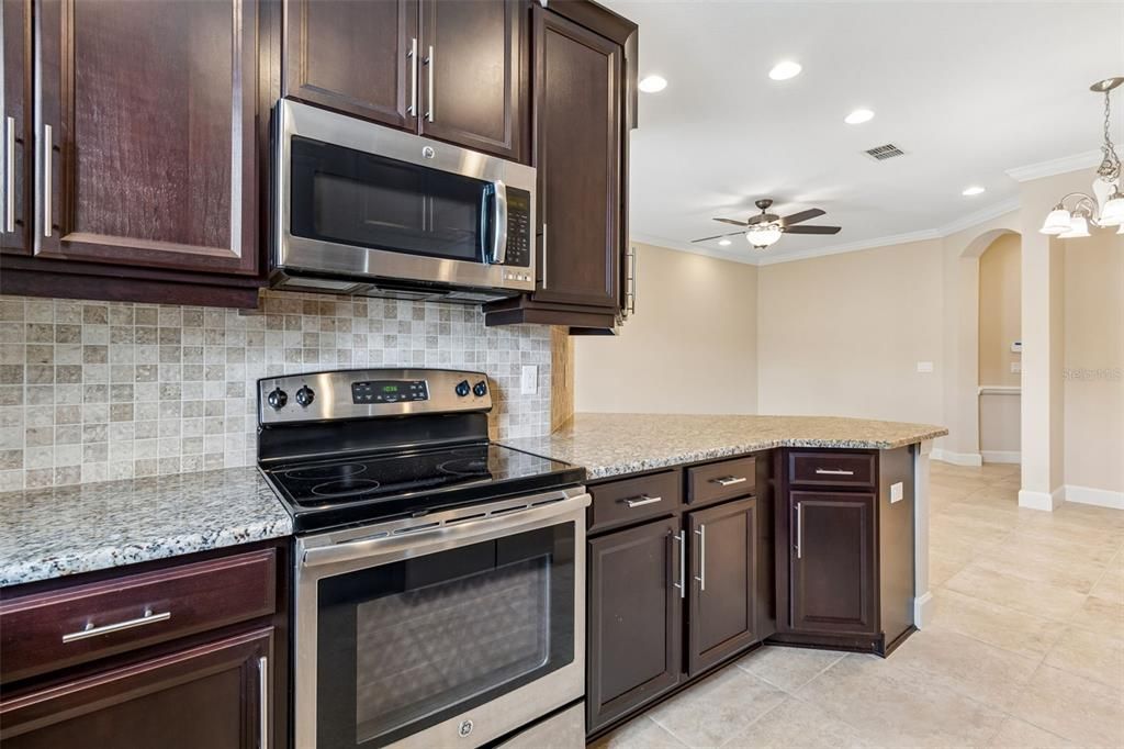For Sale: $339,900 (3 beds, 2 baths, 1525 Square Feet)