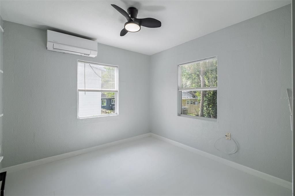 For Sale: $1,150,000 (5 beds, 0 baths, 2552 Square Feet)