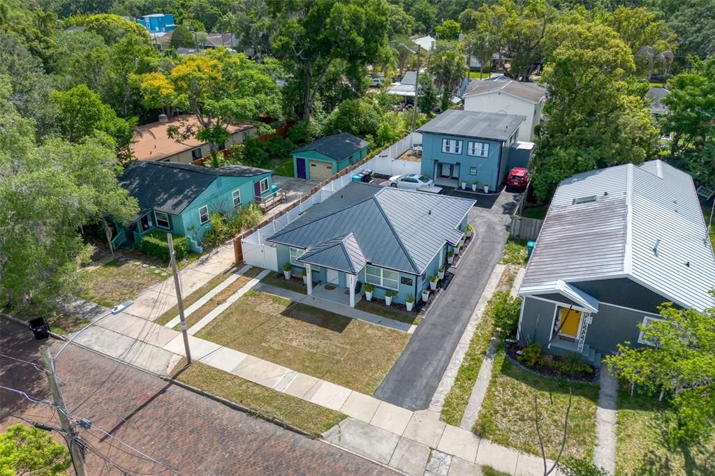 For Sale: $1,150,000 (5 beds, 0 baths, 2552 Square Feet)