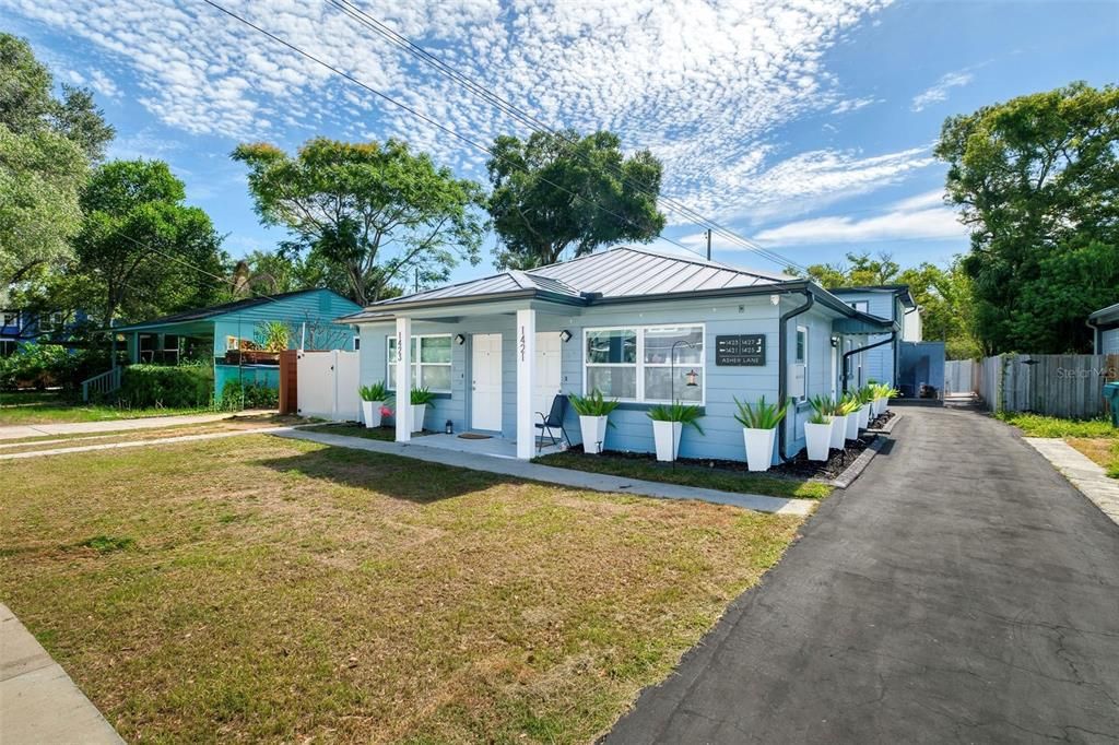 For Sale: $1,150,000 (5 beds, 0 baths, 2552 Square Feet)