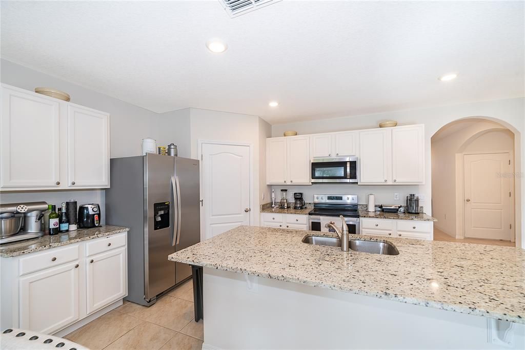 For Sale: $390,000 (4 beds, 2 baths, 1830 Square Feet)