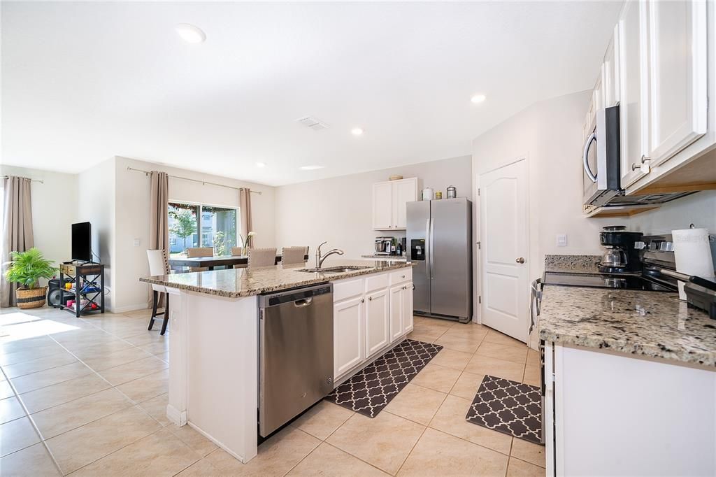 For Sale: $390,000 (4 beds, 2 baths, 1830 Square Feet)