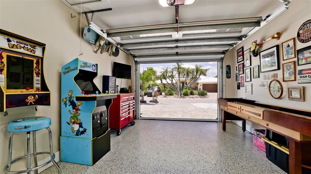 For Sale: $3,195,000 (4 beds, 3 baths, 2409 Square Feet)