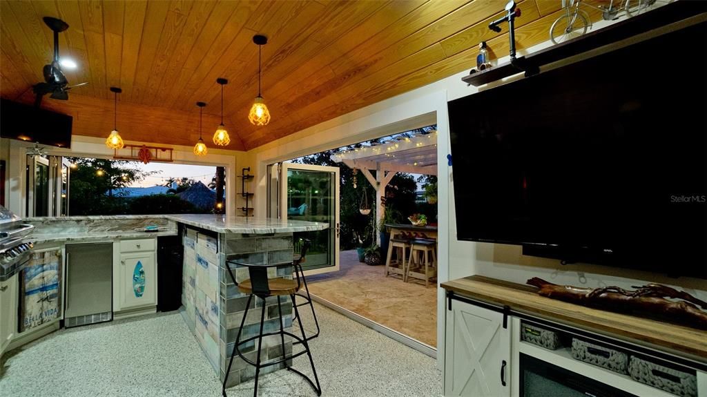 For Sale: $3,195,000 (4 beds, 3 baths, 2409 Square Feet)
