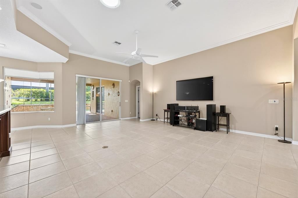 For Sale: $790,000 (5 beds, 4 baths, 3917 Square Feet)