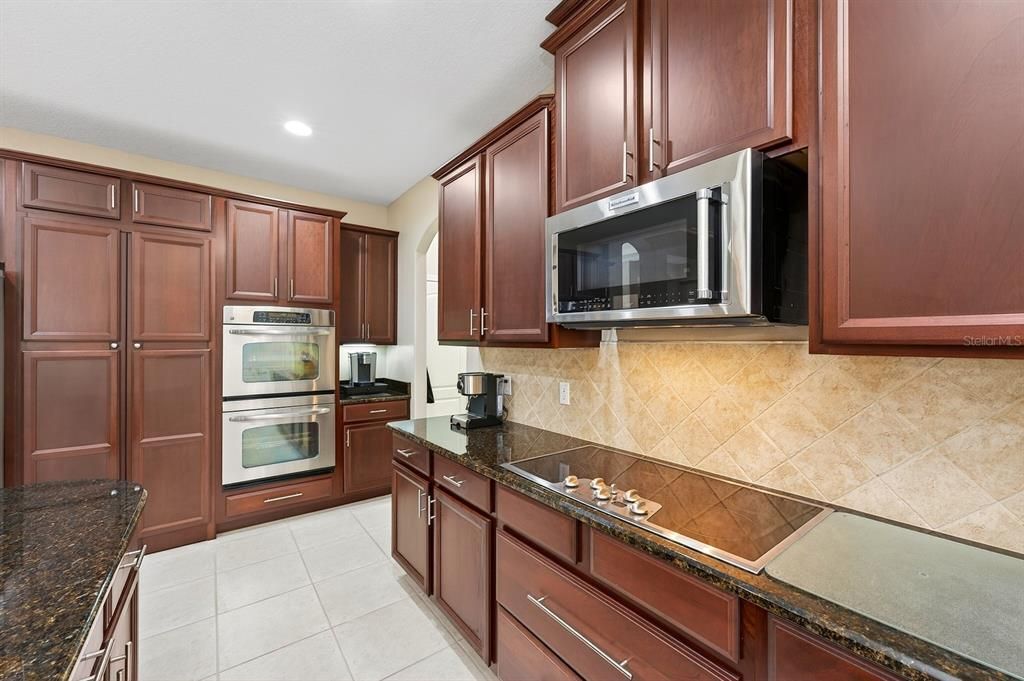 For Sale: $790,000 (5 beds, 4 baths, 3917 Square Feet)