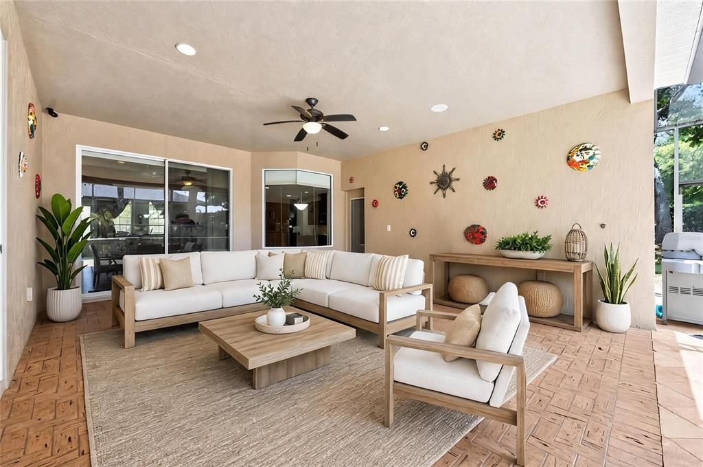 For Sale: $790,000 (5 beds, 4 baths, 3917 Square Feet)