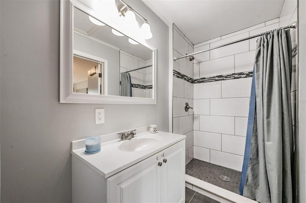 For Sale: $300,000 (3 beds, 2 baths, 1428 Square Feet)