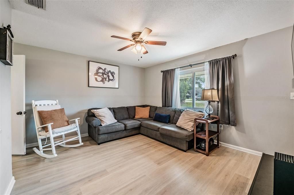 For Sale: $300,000 (3 beds, 2 baths, 1428 Square Feet)