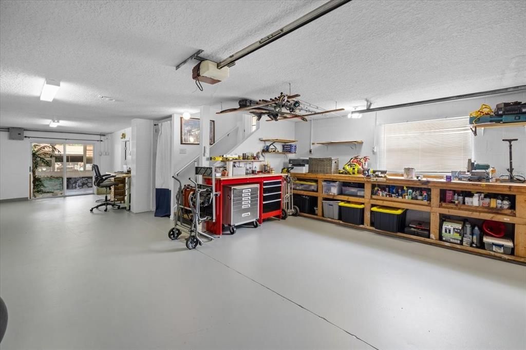 For Sale: $600,000 (2 beds, 3 baths, 1288 Square Feet)