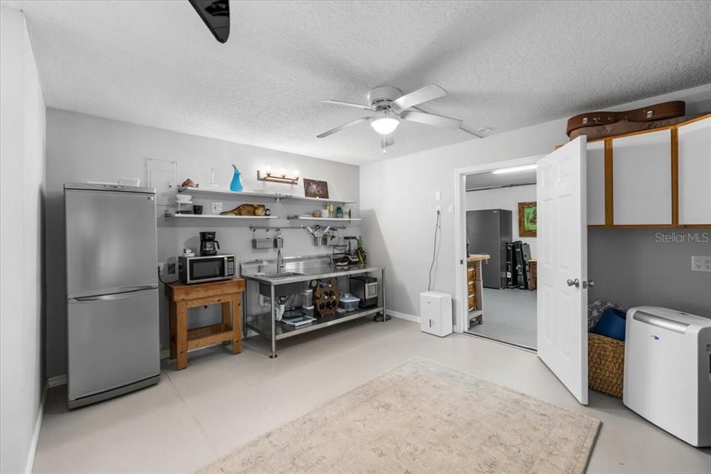 For Sale: $600,000 (2 beds, 3 baths, 1288 Square Feet)