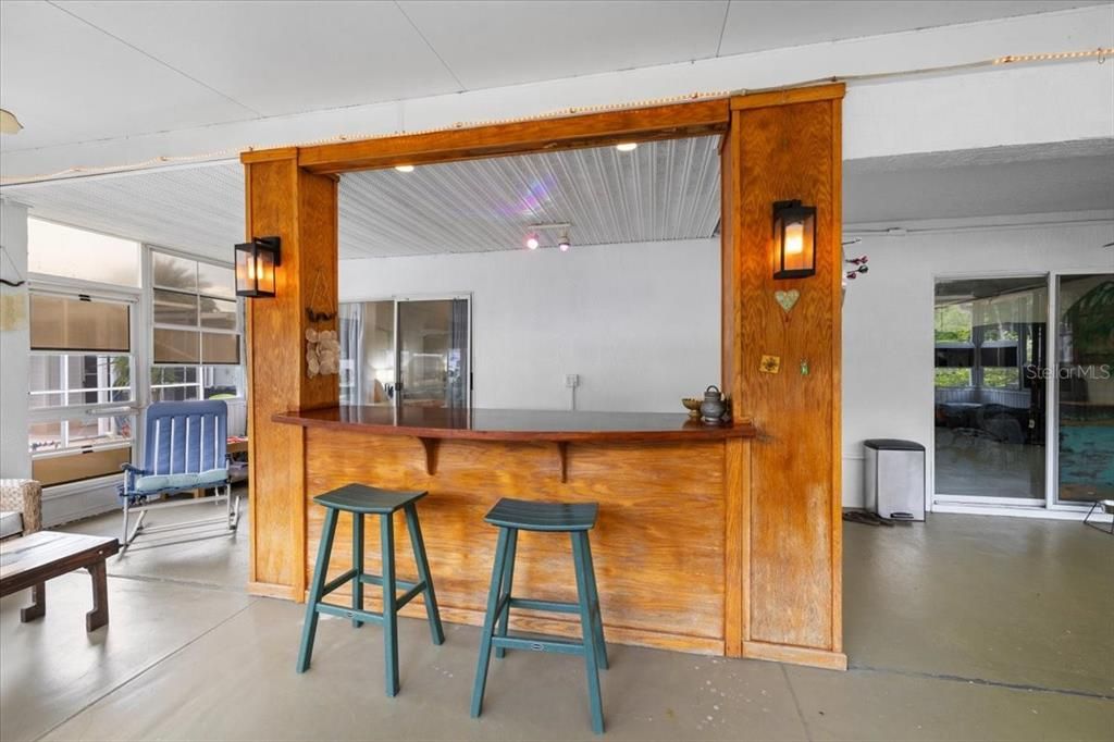 For Sale: $600,000 (2 beds, 3 baths, 1288 Square Feet)