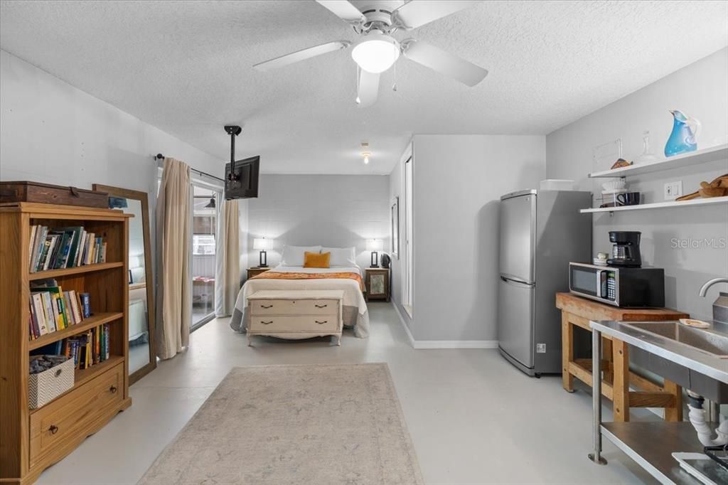 For Sale: $600,000 (2 beds, 3 baths, 1288 Square Feet)
