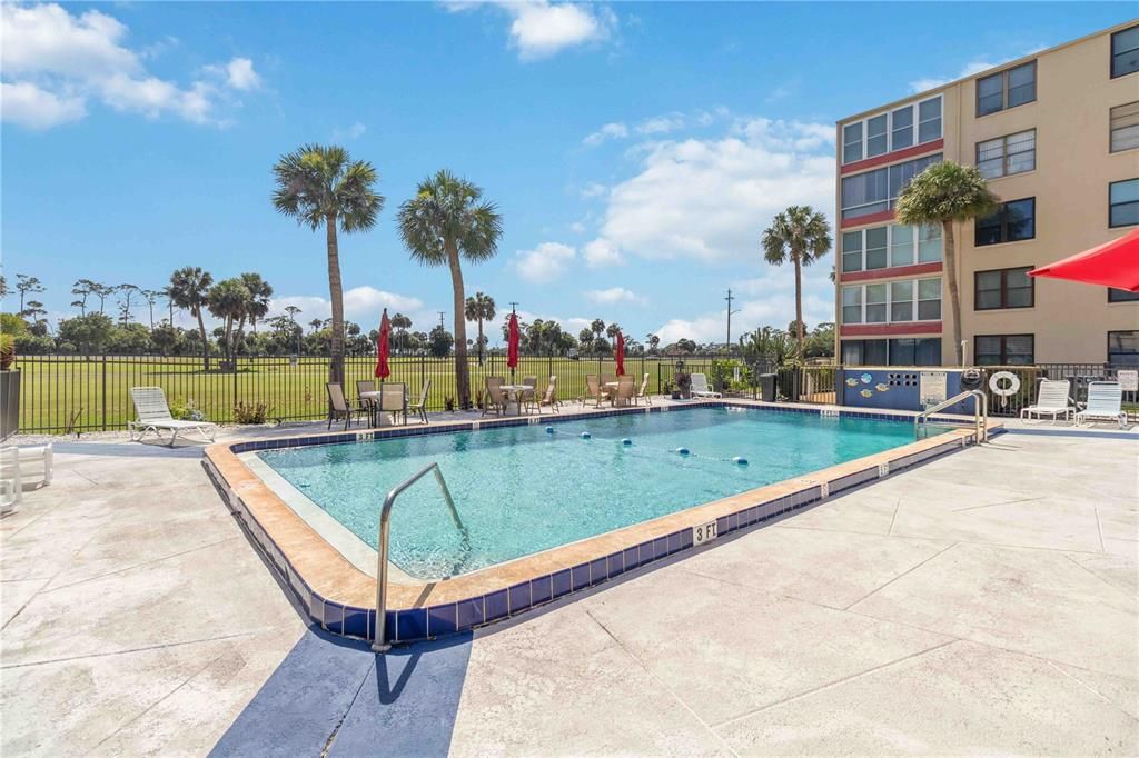 For Sale: $160,000 (2 beds, 2 baths, 1056 Square Feet)