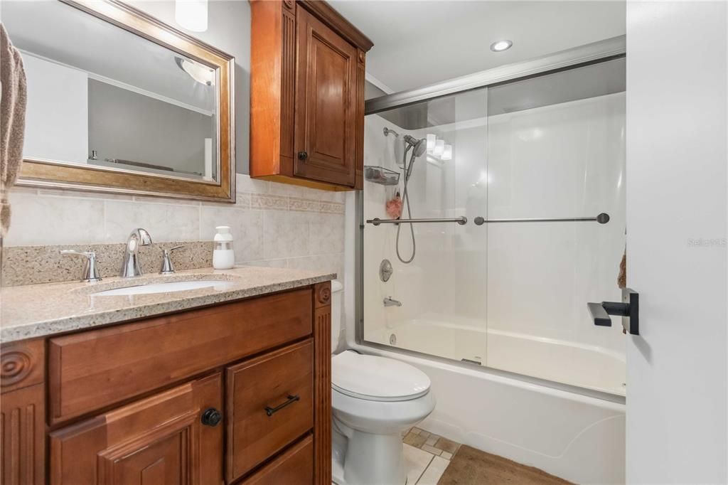 For Sale: $160,000 (2 beds, 2 baths, 1056 Square Feet)