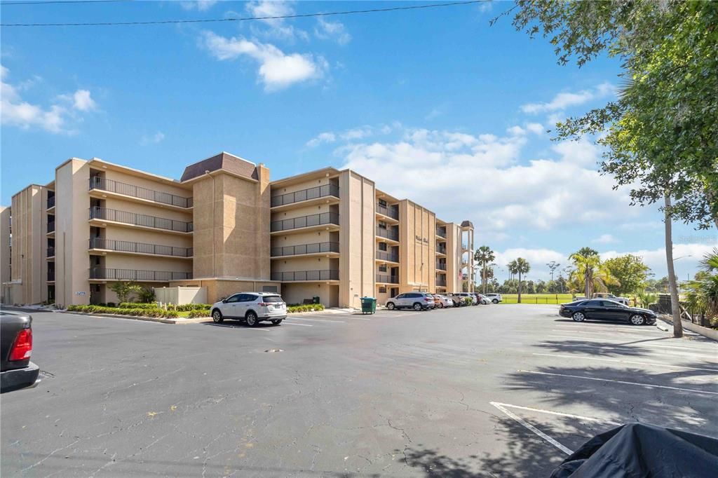 For Sale: $160,000 (2 beds, 2 baths, 1056 Square Feet)