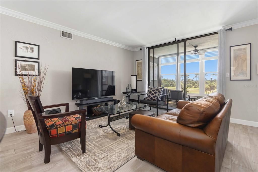 For Sale: $160,000 (2 beds, 2 baths, 1056 Square Feet)