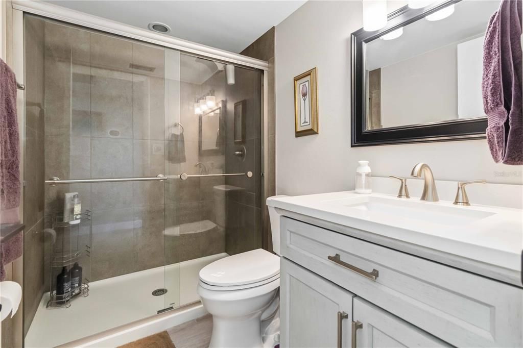 For Sale: $160,000 (2 beds, 2 baths, 1056 Square Feet)