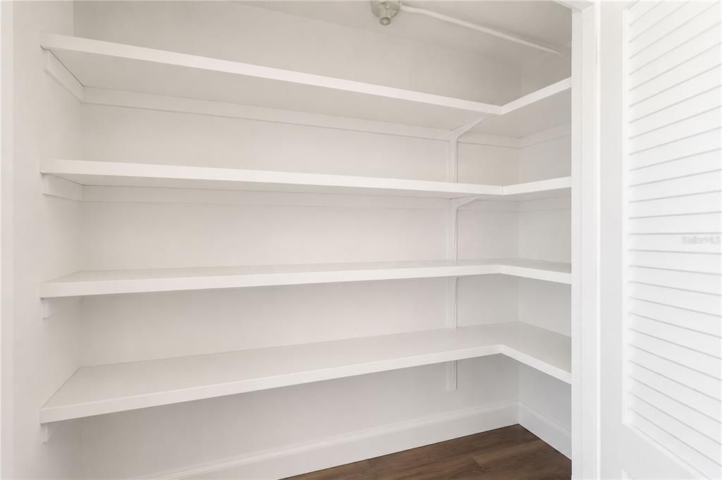 For Sale: $160,000 (2 beds, 2 baths, 1056 Square Feet)