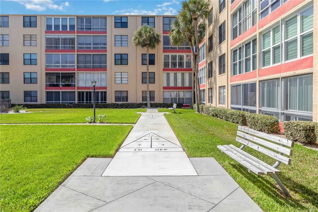 For Sale: $160,000 (2 beds, 2 baths, 1056 Square Feet)