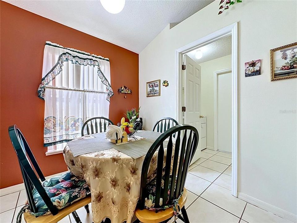 En Venta: $360,000 (3 camas, 2 baños, 1874 Pies cuadrados)