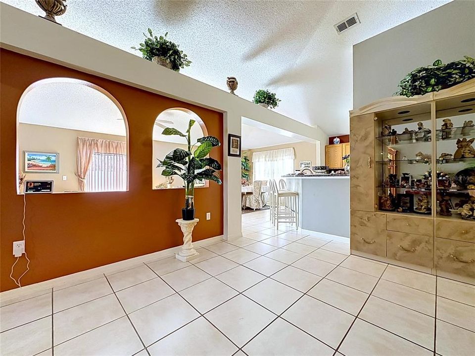 En Venta: $360,000 (3 camas, 2 baños, 1874 Pies cuadrados)