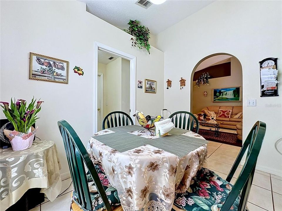 En Venta: $360,000 (3 camas, 2 baños, 1874 Pies cuadrados)