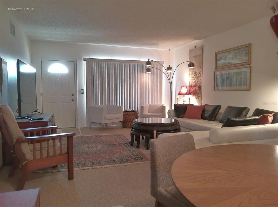 В аренду: $1,900 (2 спален, 2 ванн, 1400 Квадратных фут)