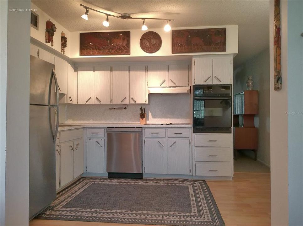 В аренду: $1,900 (2 спален, 2 ванн, 1400 Квадратных фут)