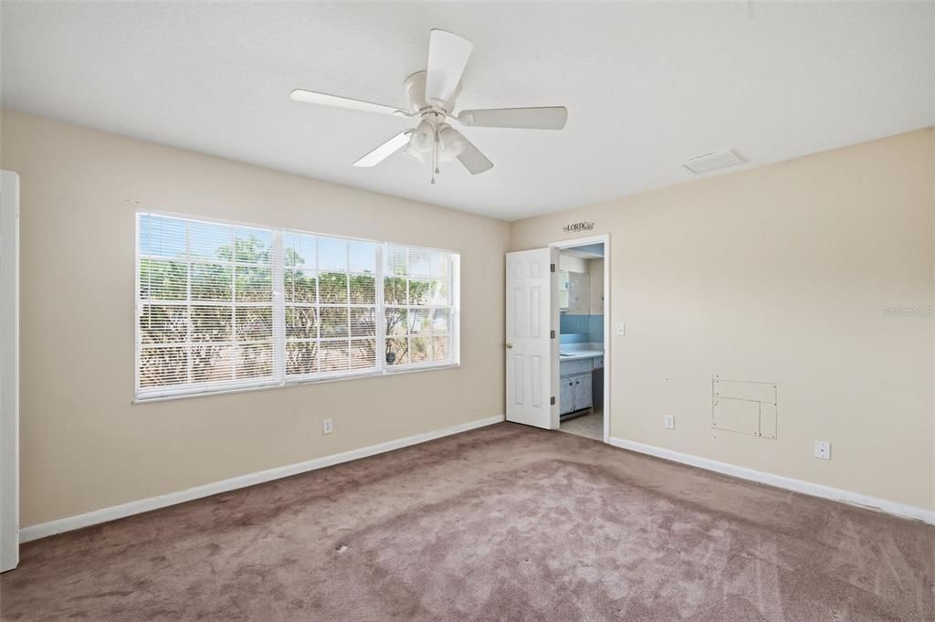 Active With Contract: $240,000 (3 beds, 2 baths, 1890 Square Feet)