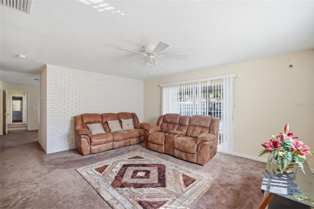 Active With Contract: $240,000 (3 beds, 2 baths, 1890 Square Feet)