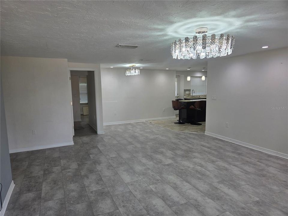 For Sale: $450,000 (3 beds, 2 baths, 1300 Square Feet)