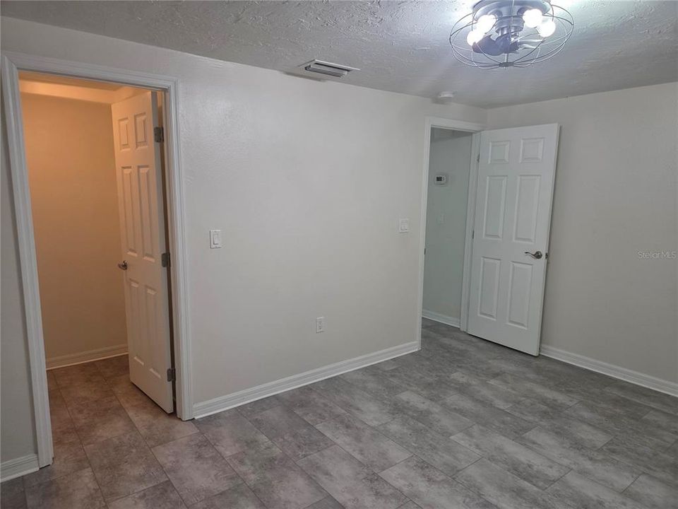 For Sale: $450,000 (3 beds, 2 baths, 1300 Square Feet)