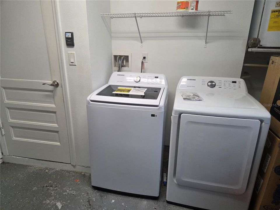For Sale: $450,000 (3 beds, 2 baths, 1300 Square Feet)