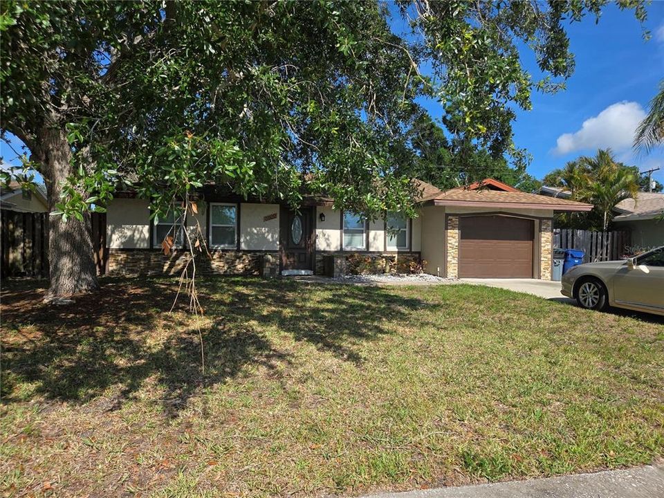 For Sale: $450,000 (3 beds, 2 baths, 1300 Square Feet)