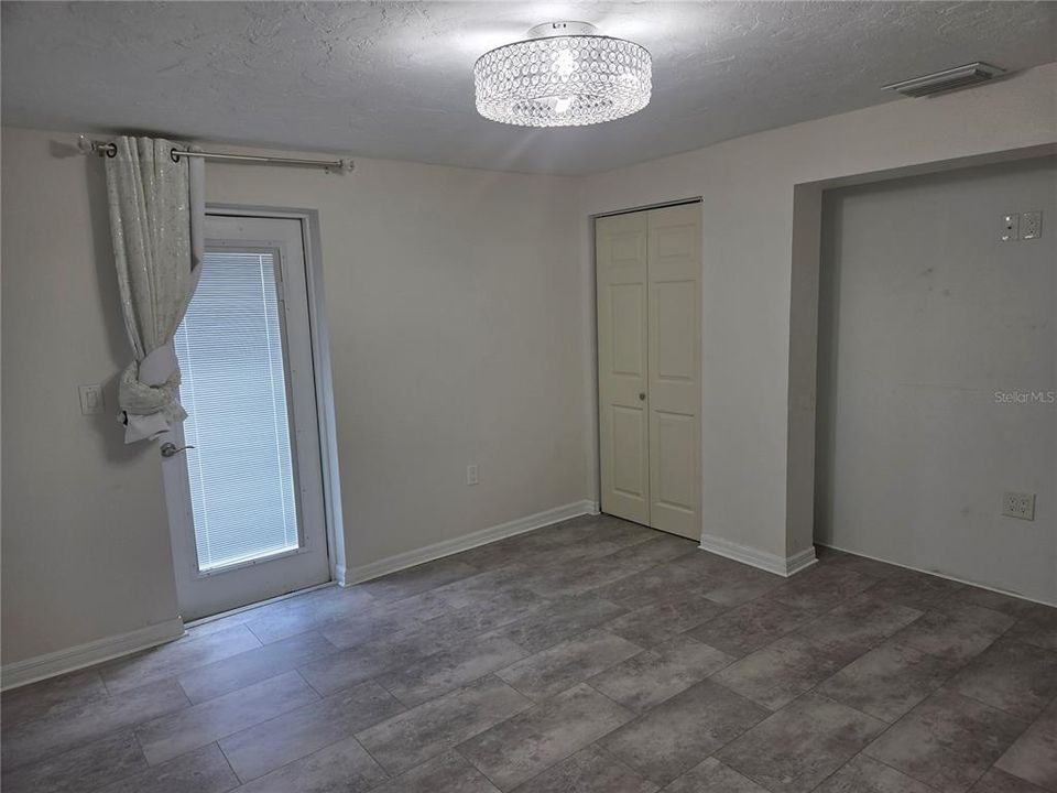 For Sale: $450,000 (3 beds, 2 baths, 1300 Square Feet)