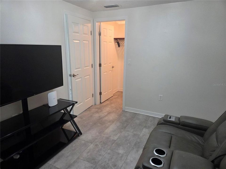For Sale: $450,000 (3 beds, 2 baths, 1300 Square Feet)