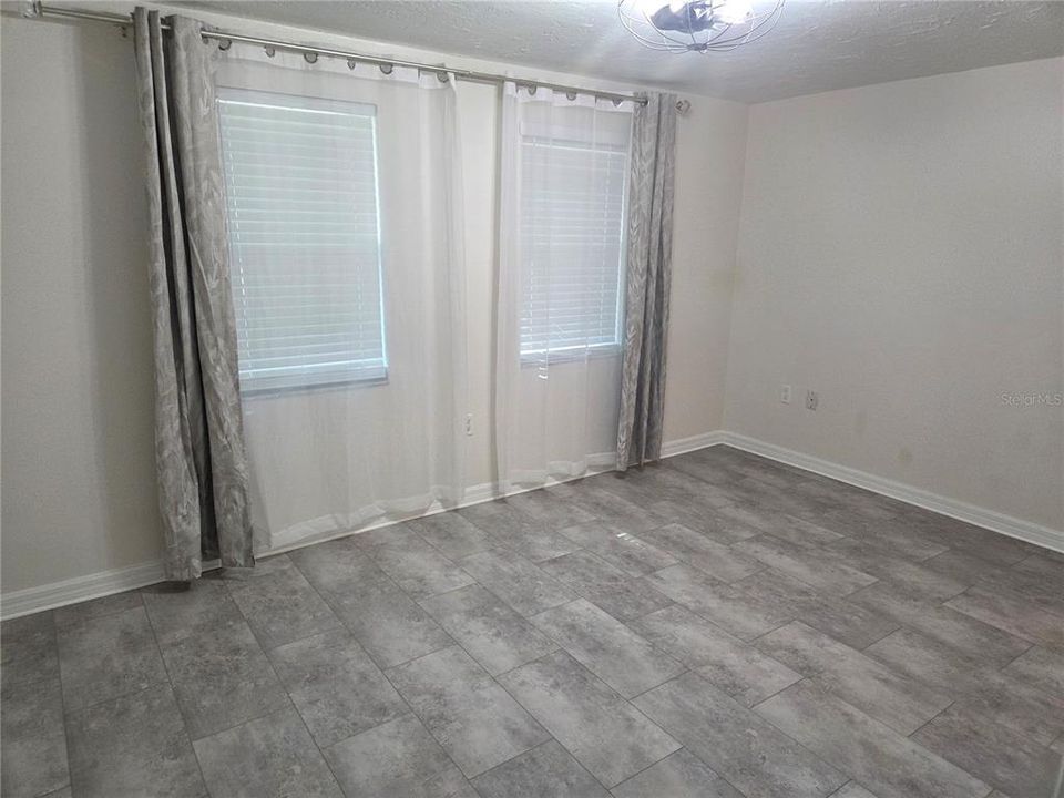 For Sale: $450,000 (3 beds, 2 baths, 1300 Square Feet)