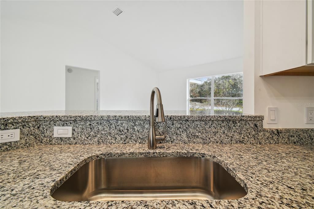 En Venta: $365,000 (3 camas, 2 baños, 1376 Pies cuadrados)