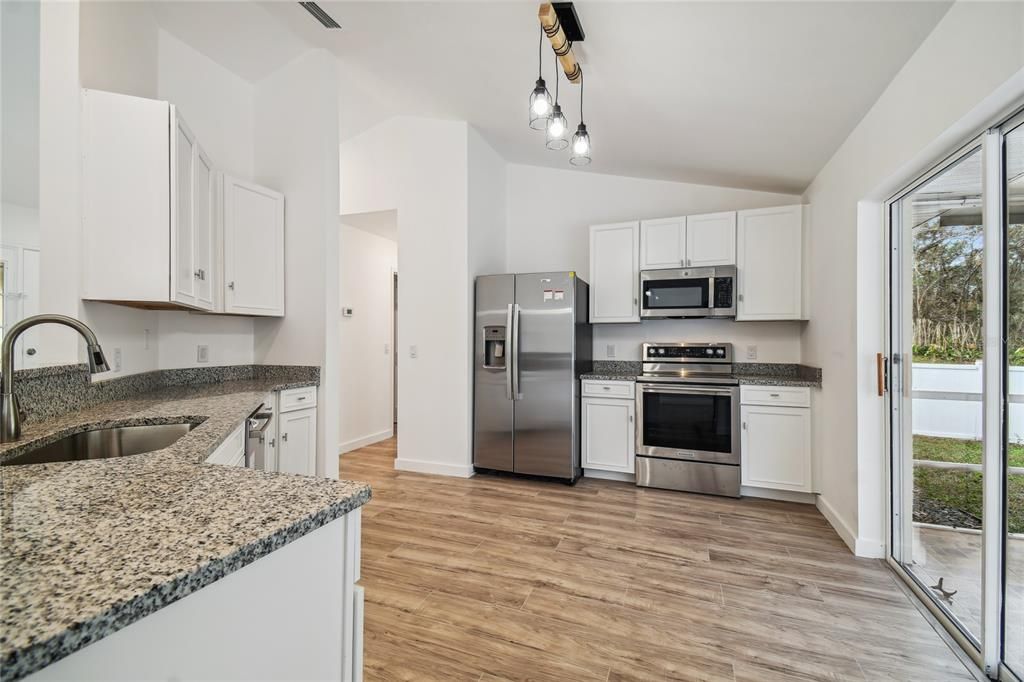 En Venta: $365,000 (3 camas, 2 baños, 1376 Pies cuadrados)